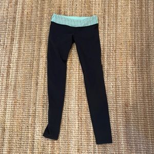 Ivivva leggings with blue band